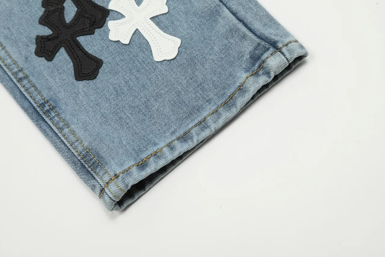 KE960 P230 The only correct leather label version on the market Chrome Hearts CH Cross embroidery distressed jeans Top ceiling quality 100% version correct version is here!  Believe me this must be the best quality you will ever come across! ! Excellent value for money! !  Styles with different washes and textures are very friendly to people with thin legs and thick legs. The straight version is very flattering to the shape of the legs. The moderate length is timeless and easy to match. It is the basis of various styles and a must-have in the wardrobe! ! Add a little stacking to make the atmosphere easy to control. The fabric is stiff but the upper body is soft without losing texture. The sides and cuffs of some styles have a bone-wash effect. It’s really hard not to love it!  ✅Correctly customize the Croxin metal leather label on the back panel. It is definitely not sold directly with the cross on the finished jeans. 1:1 copying strives for excellence and the details are perfectly grasped. ✅The cross leather label is clear and smooth. Exquisite turning top craftsmanship. ✅Buttons, zippers and hardware are all customized versions of the Croxin LOGO. ✅High-cost washing process. Size: 28 30 32 34 36